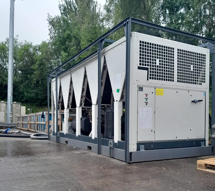 650kw chiller hire positioned at data centre in london